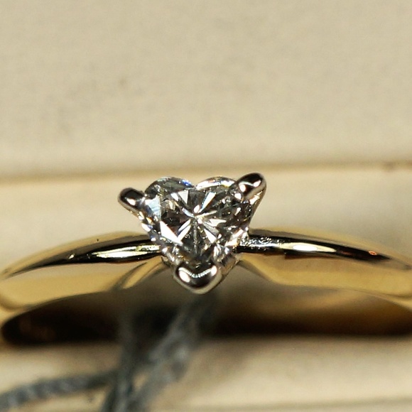 Jewelry - 14KY gold Heart shaped diamond ring